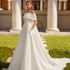 لباس عروس جدید کالکشن ۲۰۲۴ آماده سفارش دوخت از مزون عروس شنل